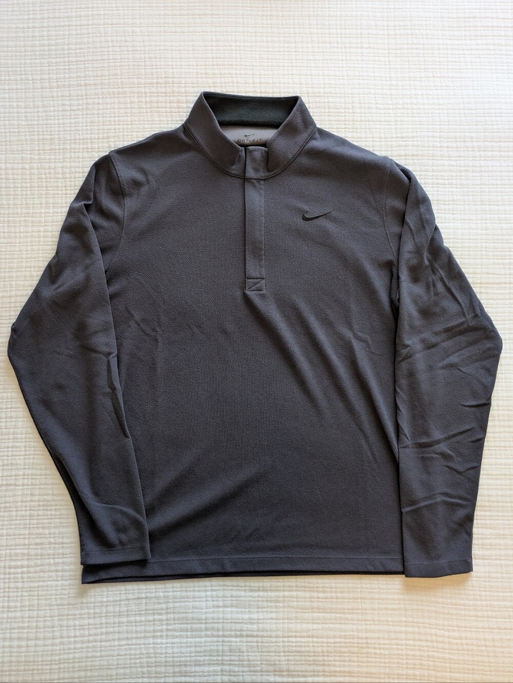 Nike Men’s Dark Gray Long-Sleeve Quarter-Zip Pullover